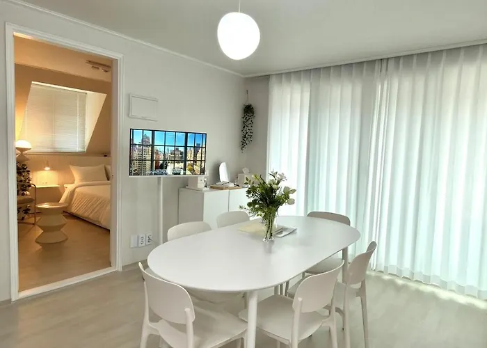 3룸 4베드 서울 종로 10분 Cozy Apartment Seoul